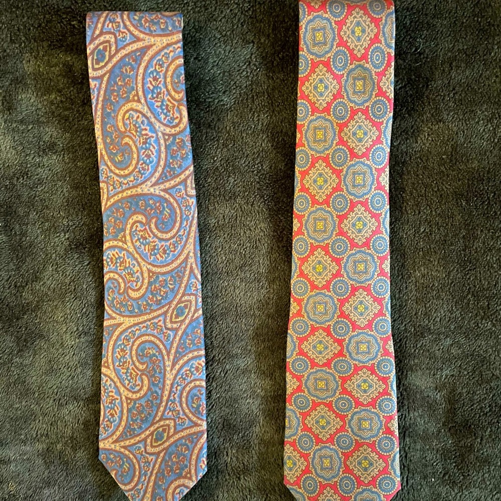 2 Liberty men’s ties. 100% Silk.